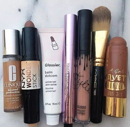 女生為什么要買化妝品 化妝品對女人真的那么重要嗎